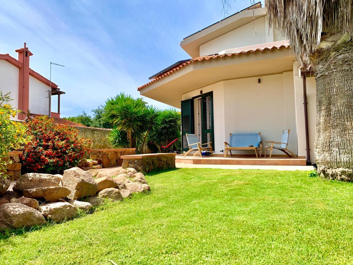 Villa Sunlight Sardegna กาปิตานา ภายนอก รูปภาพ
