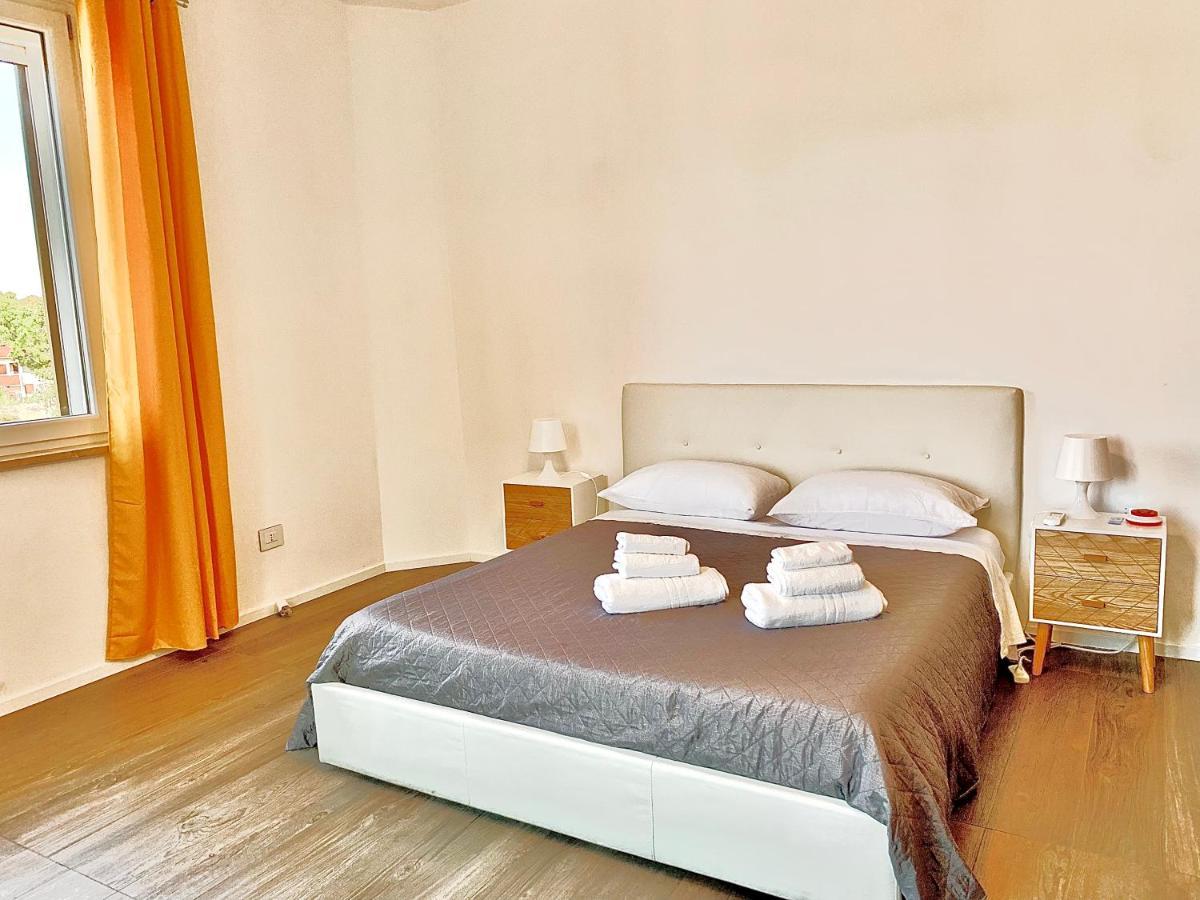 Villa Sunlight Sardegna กาปิตานา ภายนอก รูปภาพ
